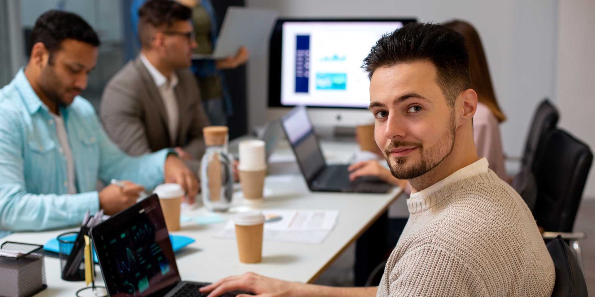 Zoho-CRM-banner-section-Image